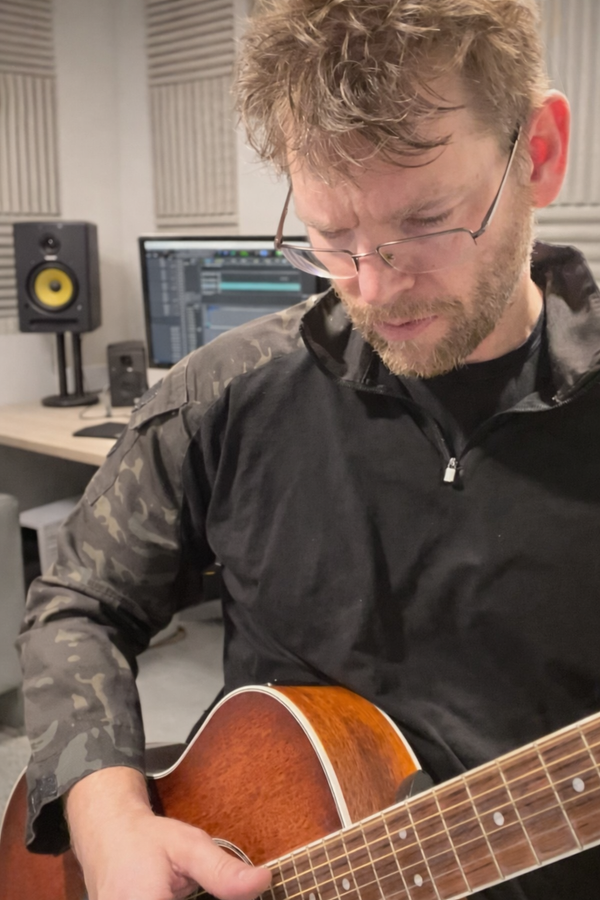 Rob Swan Turns Quiet Grief Into Honest Americana on “I Didn’t Sign Up for That”